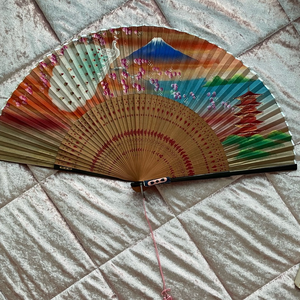 fan with Peacock